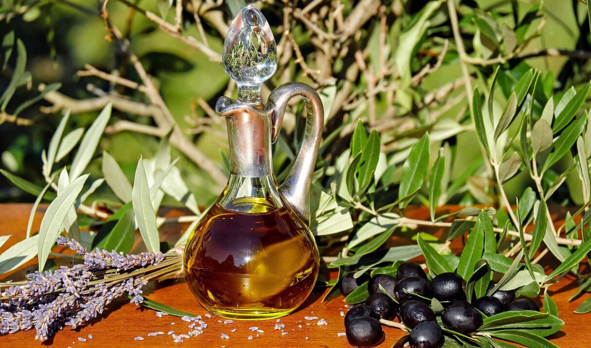 Visit Kleanthis EVOO – Private Taxi Tour from Heraklion to Discover Cretan Olive Oil